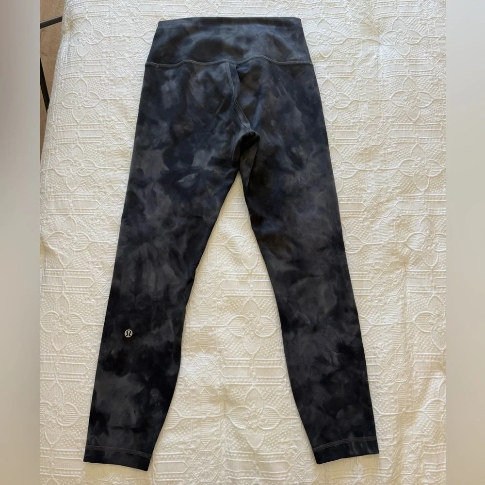 Lululemon Wunder Train High Rise Tight 25”, size 8 - Picture 3 of 4